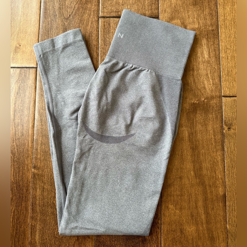 NVGTN Contour Leggings